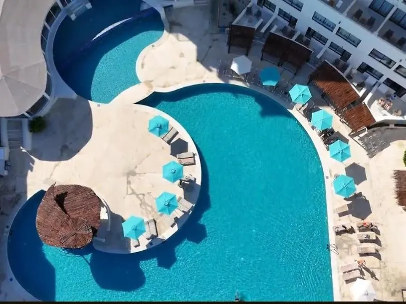 Beachfront Studio With Ocean View Cancun