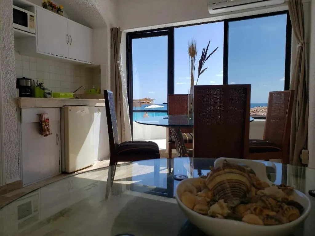 Beachfront Studio With Ocean View Cancun Apartment