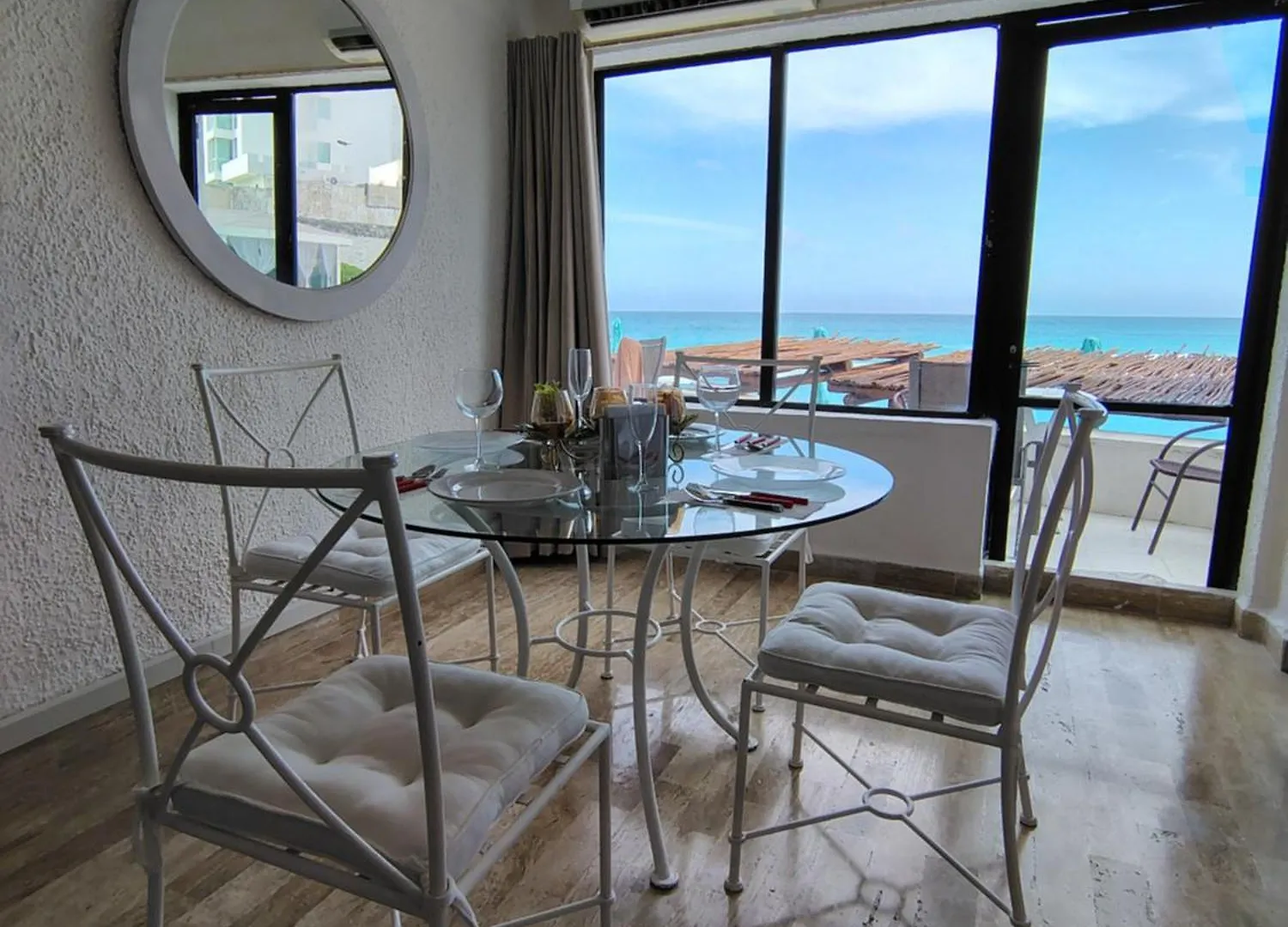 Beachfront Studio With Ocean View Cancun Apartment