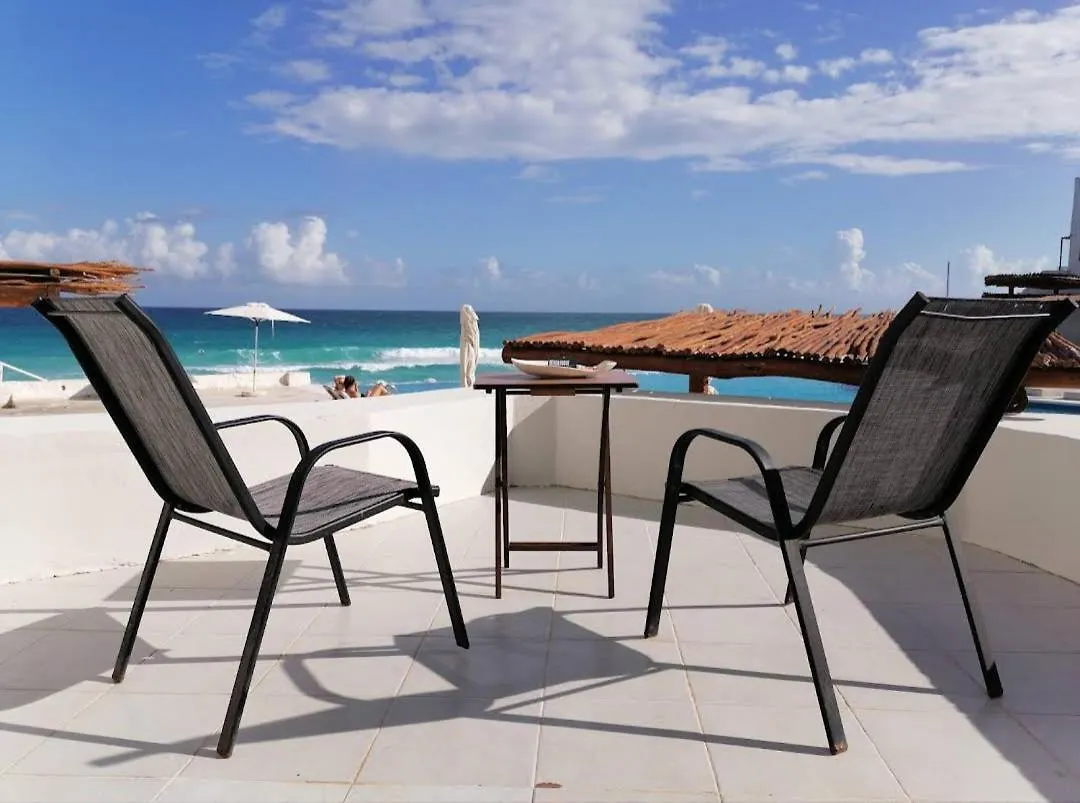 Beachfront Studio With Ocean View Cancun