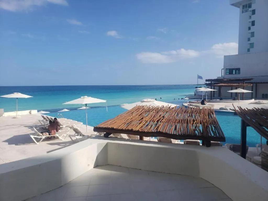 Beachfront Studio With Ocean View Cancun 0*,