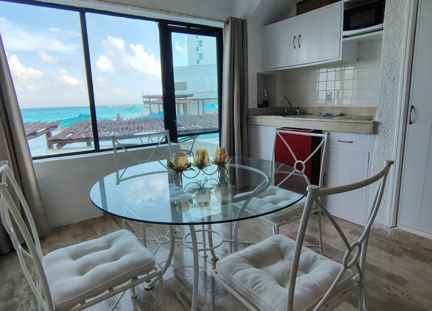 Beachfront Studio With Ocean View Cancun Apartment